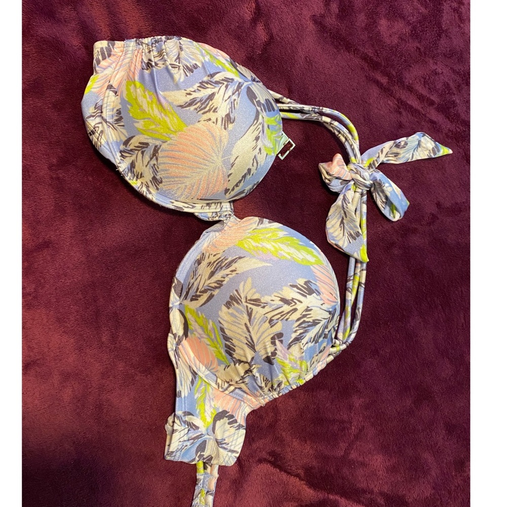 Baiting suit bombshell top